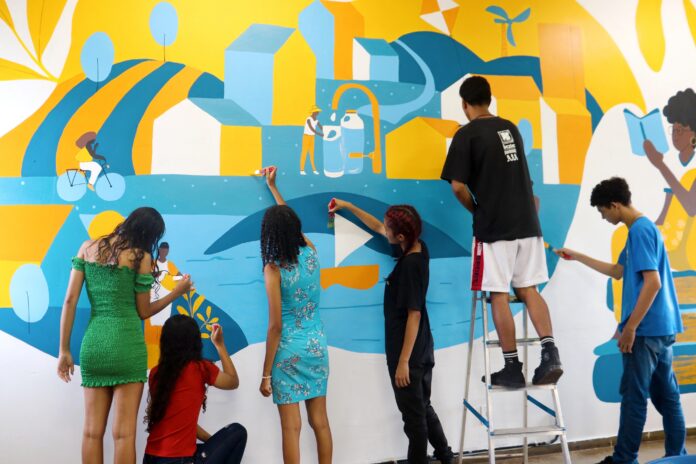 BRK desenvolve arte e cultura em ações socioambientais com público idoso e juvenil