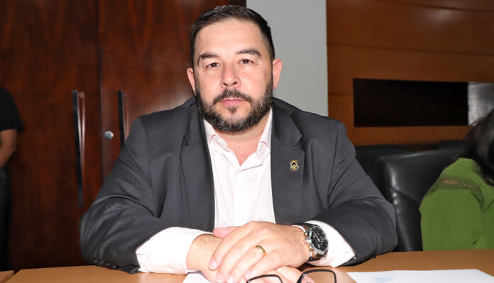 F4-Carlos Manzini-Sec-Representação - Esequias Araujo