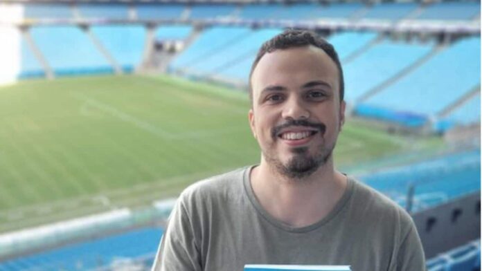 portaldogremista.com.br-livro-de-passagem-do-gremio-pela-serie-b-e-lancado-por-jornalista-confira-livro-do-gremio-2