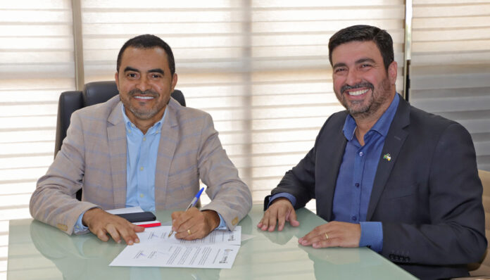 F2-A parceria estratégica junta técnicos e especialistas da Fomento, dentro do núcleo de práticas contábil e jurídica da Unitins, em Augustinópolis-foto-Adilvan Nogueira