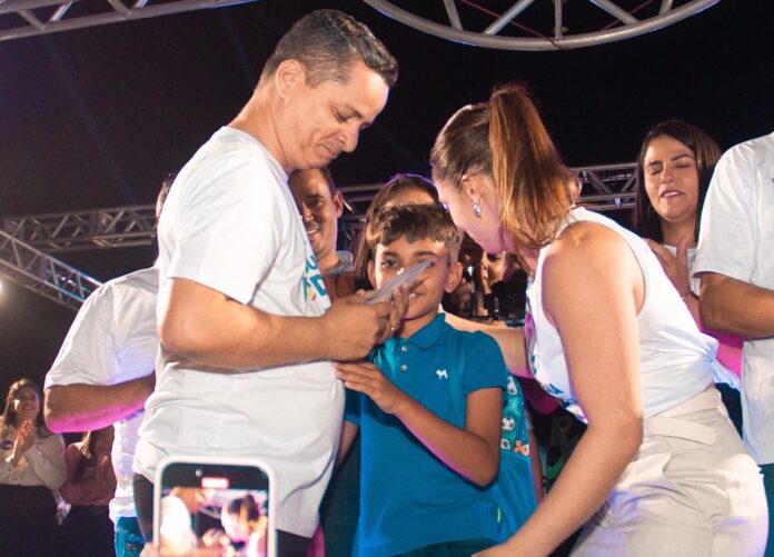 Abrão Miguel entrega carta