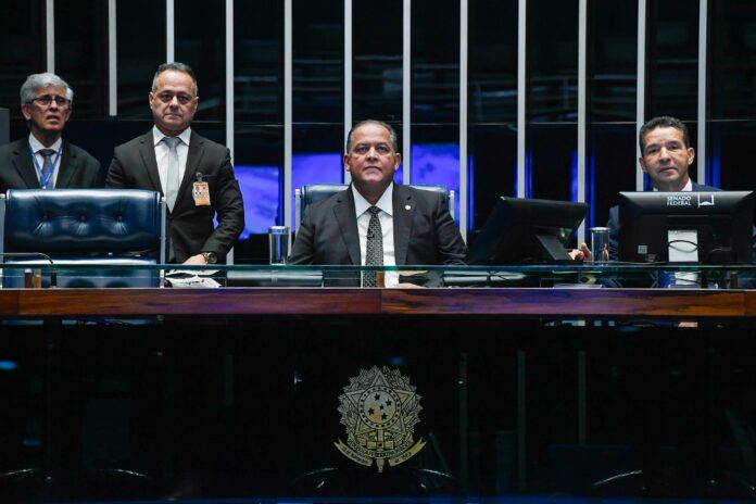 Vice-presidente Eduardo Gomes preside a primeira Sessão Deliberativa Ordinária do Senado em 2025 - 1